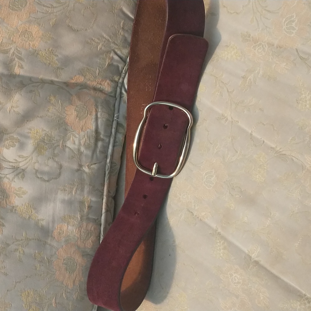 Vintage suede belt with brass buckle
